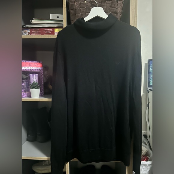 Calvin Klein turtleneck - Picture 2 of 3